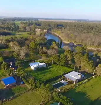 Vista aérea de Solares Sur con residencias y corredor de biodiversidad